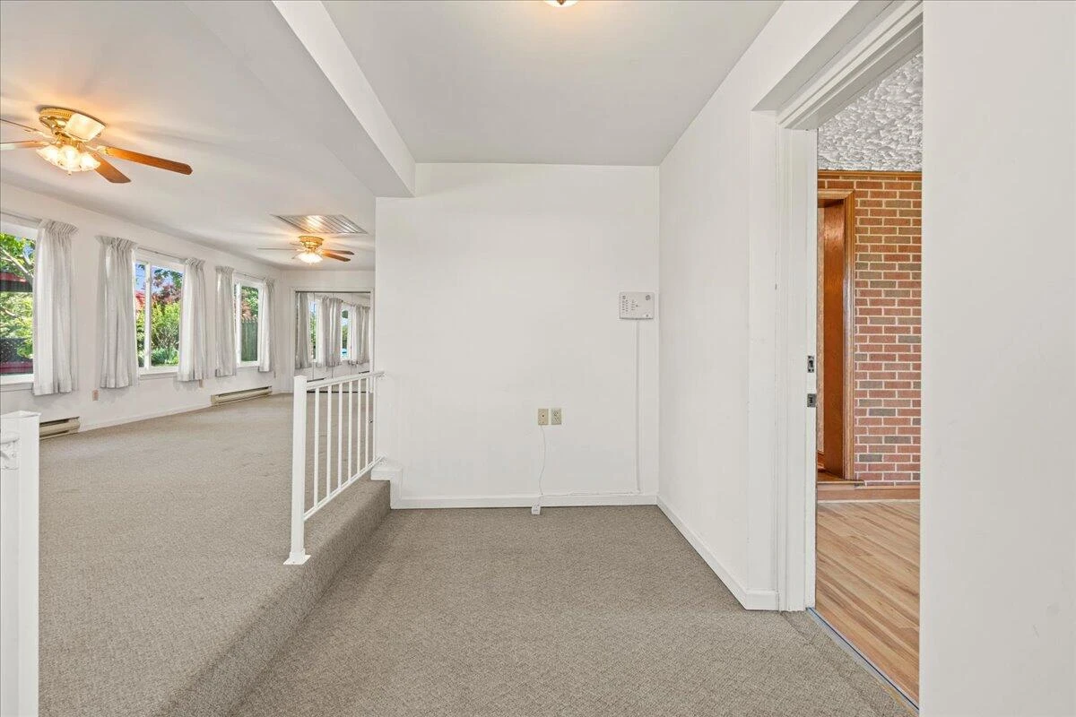 3402 Crittendon AVE - Photo 23