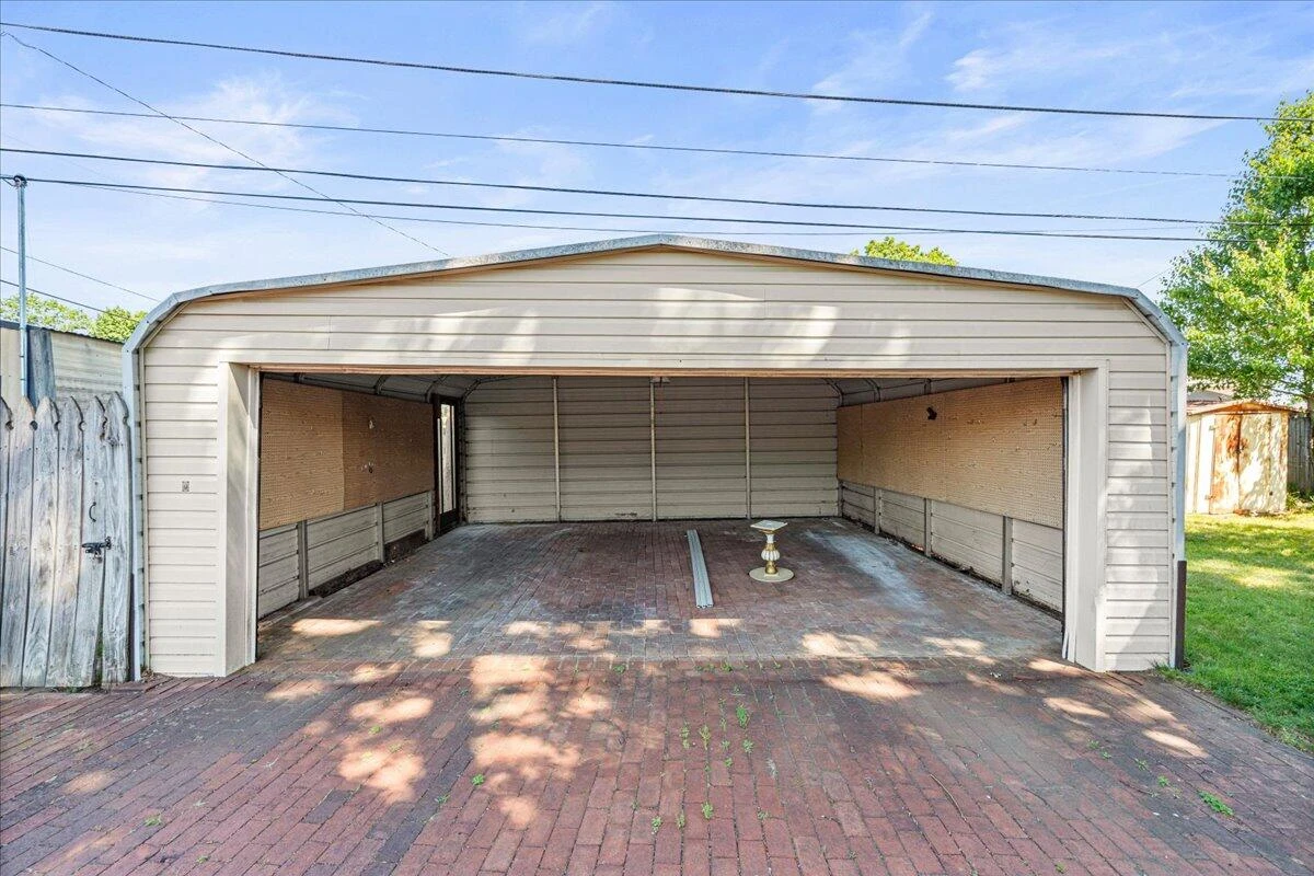3402 Crittendon AVE - Photo 24
