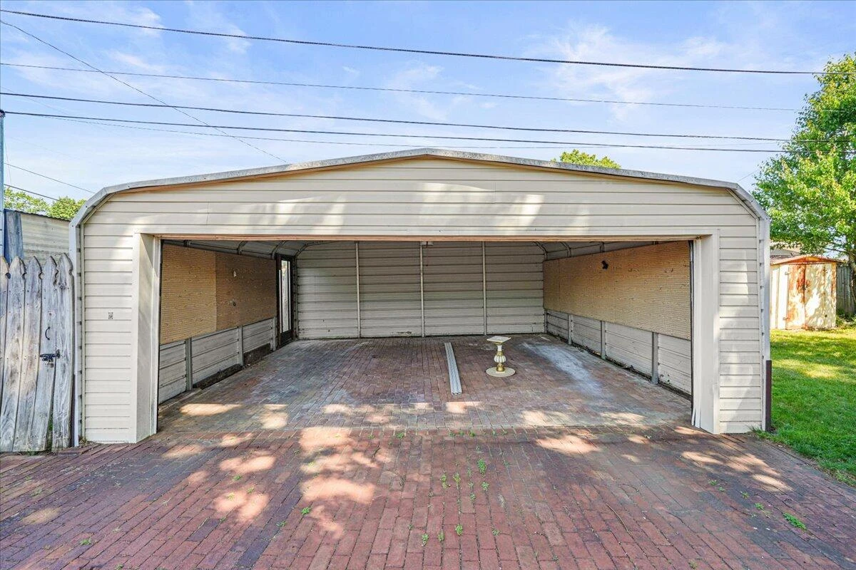 3402 Crittendon AVE - Photo 25