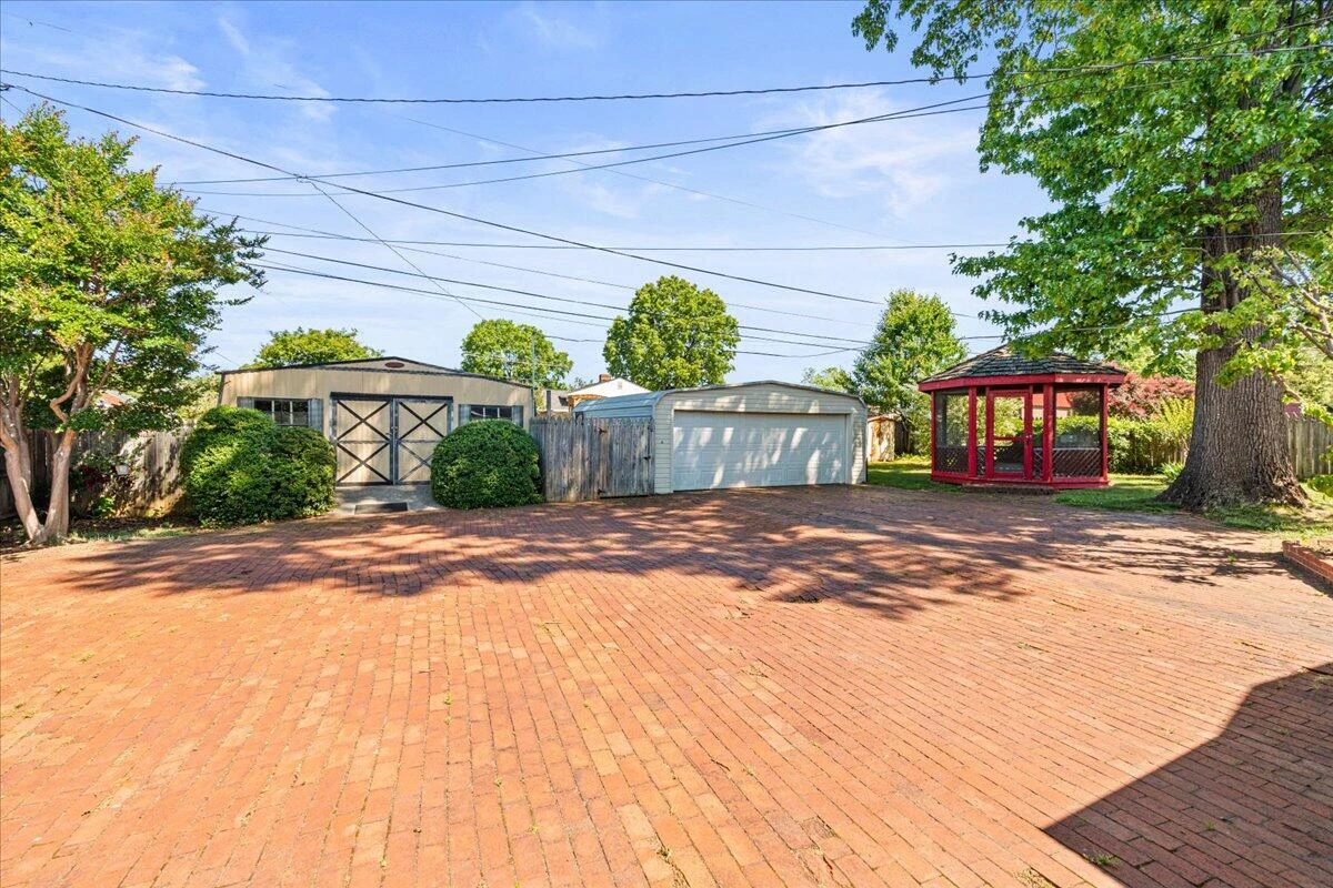 3402 Crittendon AVE - Photo 28