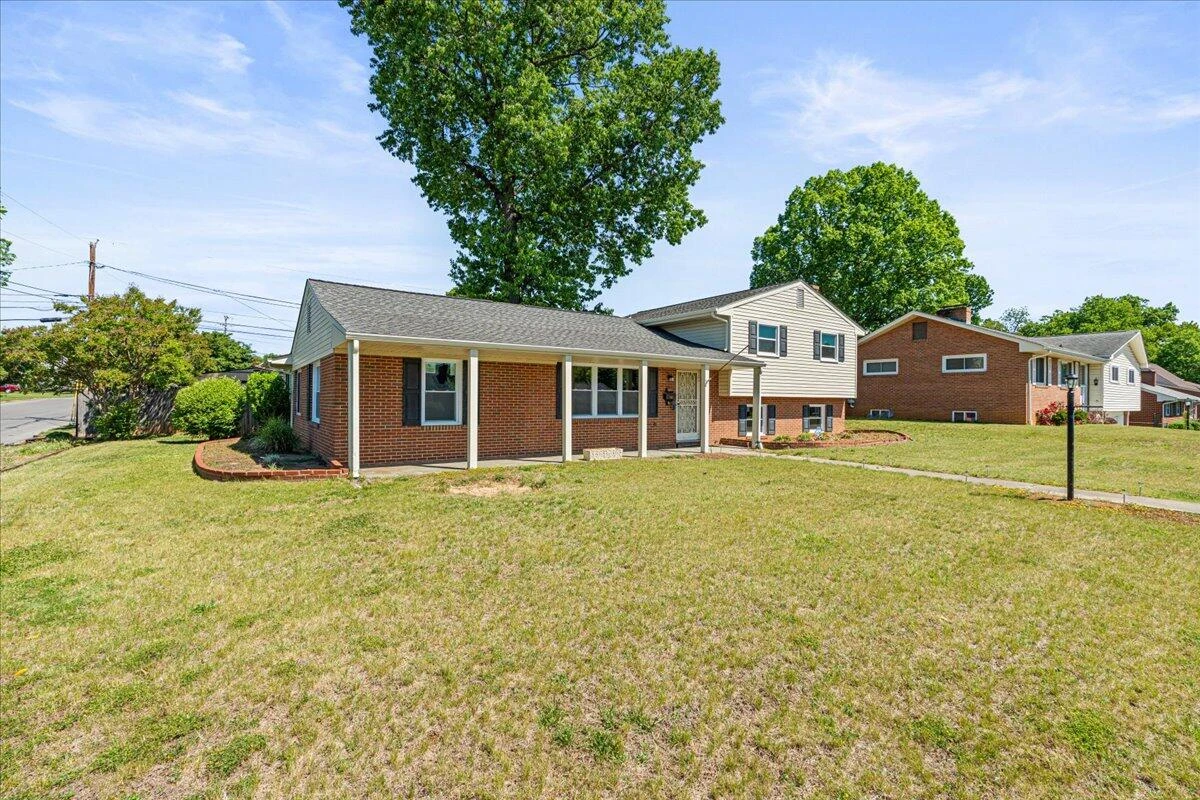 3402 Crittendon AVE - Photo 32