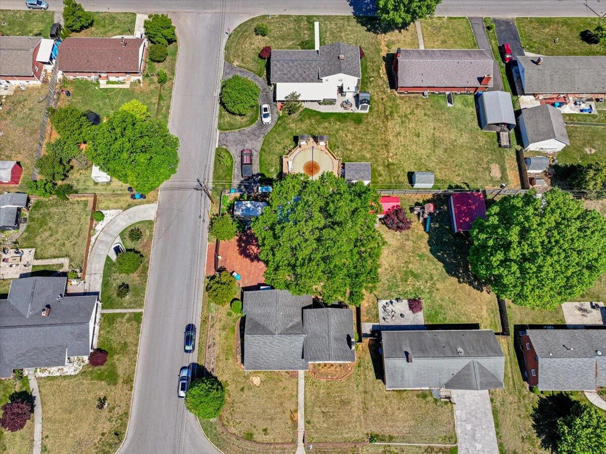 3402 Crittendon AVE - Photo 36