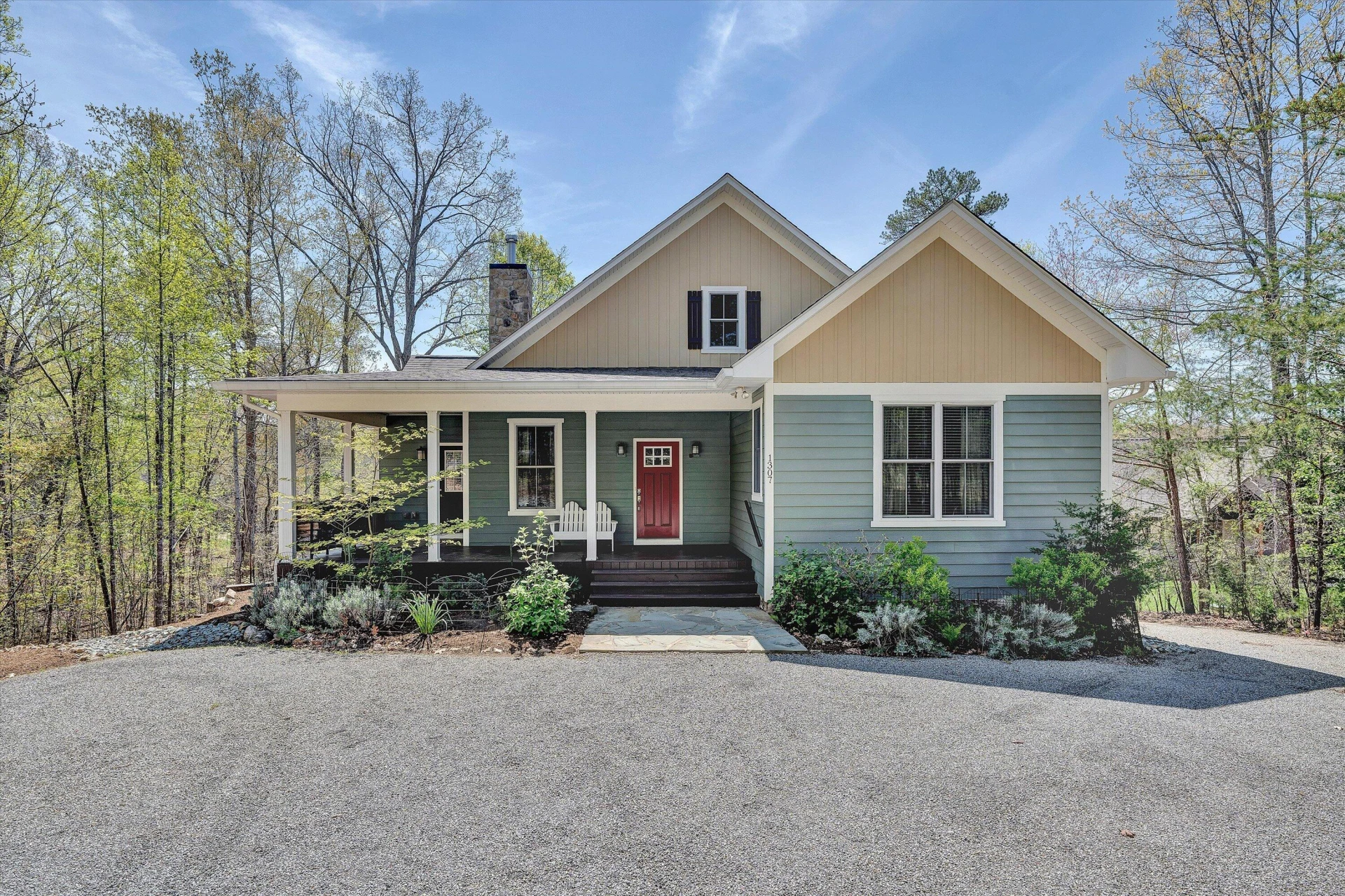 1307 Lakefield DR