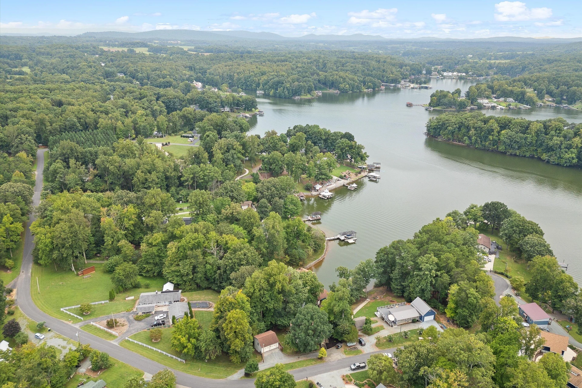 259 Brooks Point LN - Photo 49