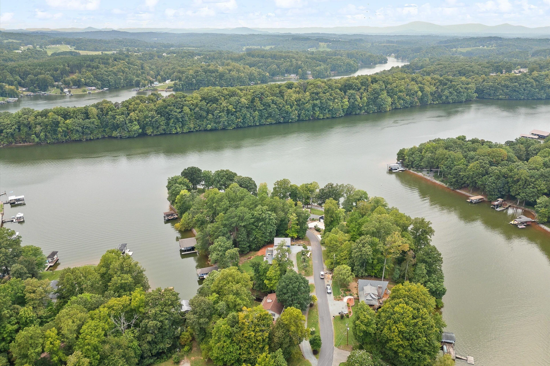 259 Brooks Point LN - Photo 51
