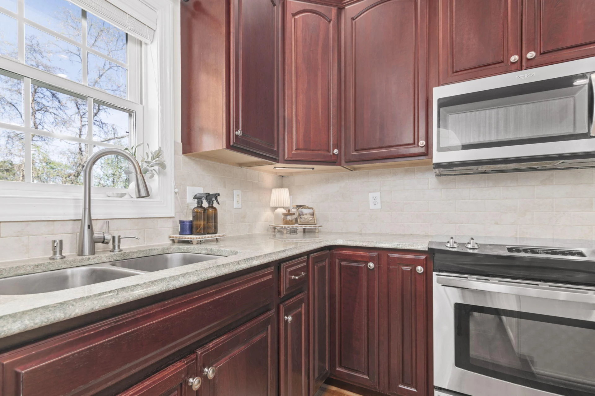 1164 Majestic Oaks DR - Photo 22