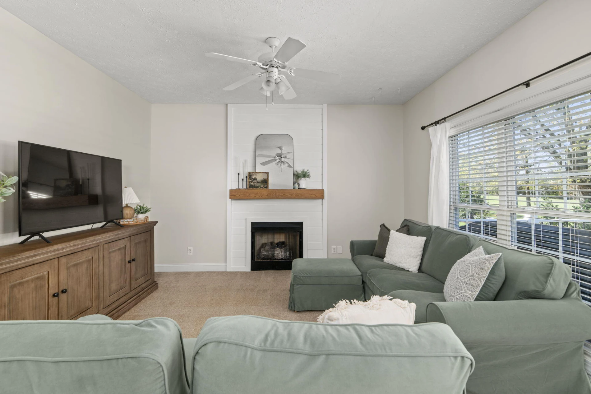 1164 Majestic Oaks DR - Photo 30