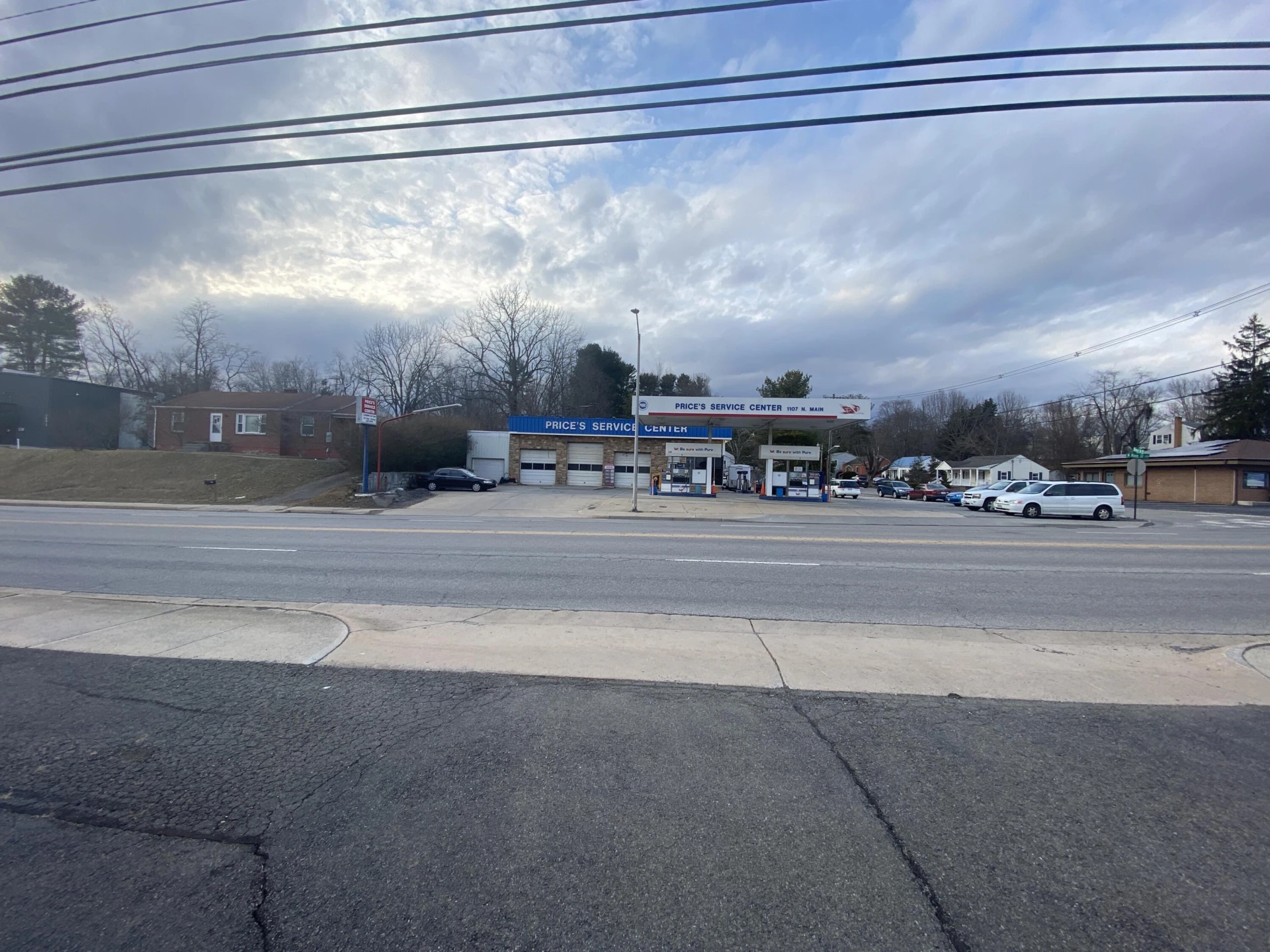 1107 Main ST - Photo 3
