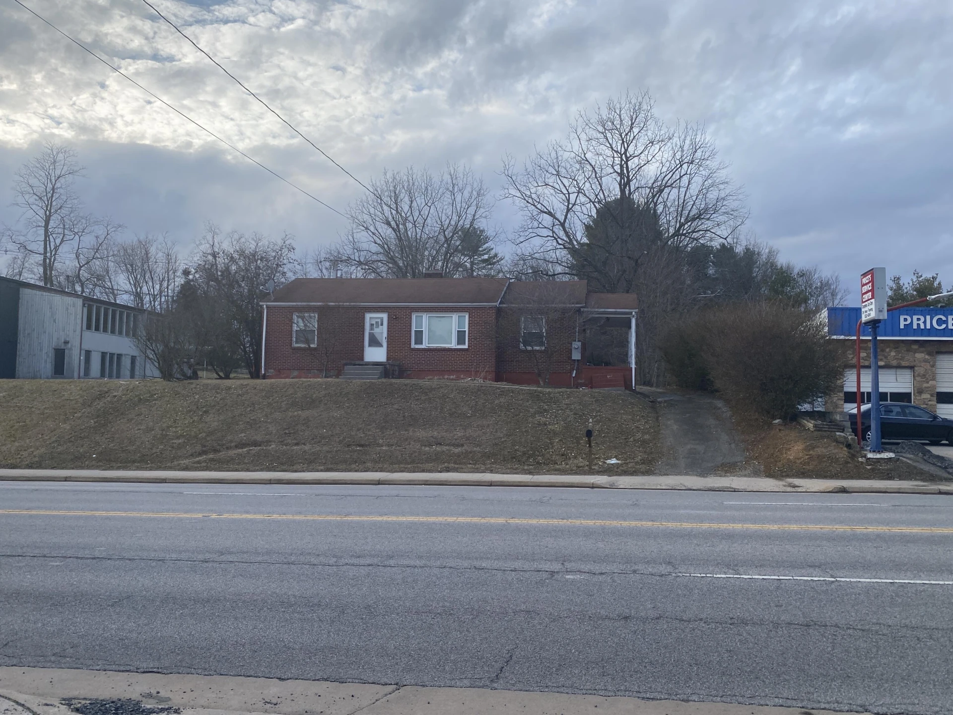 1107 Main ST - Photo 6