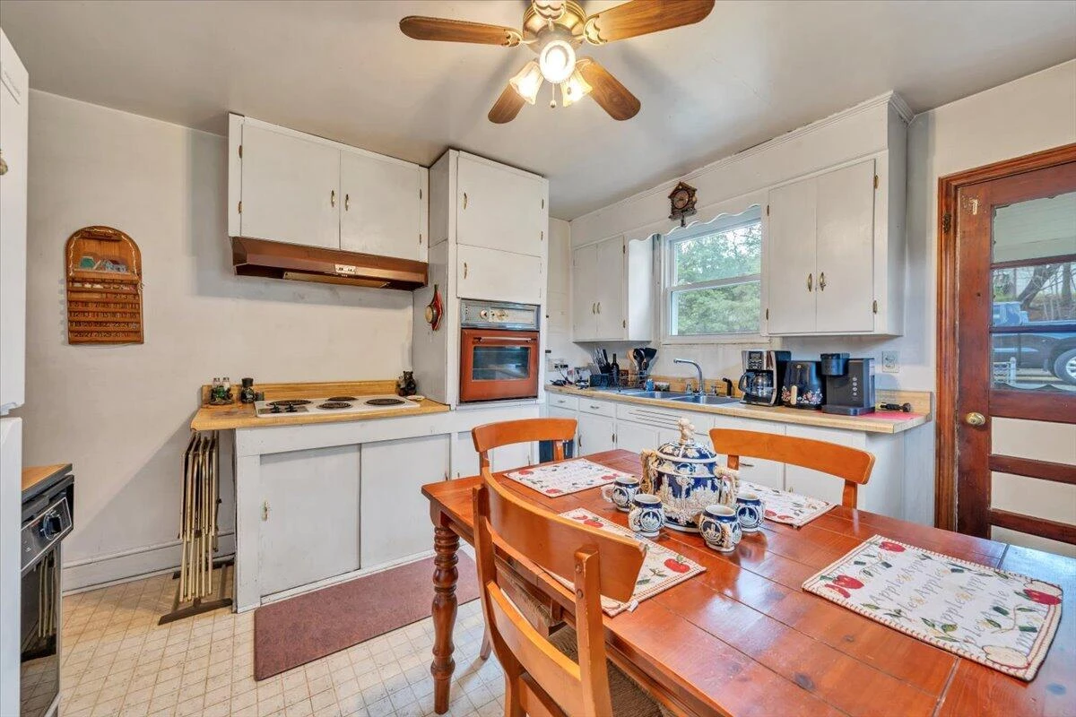 3302 Troxell RD - Photo 12