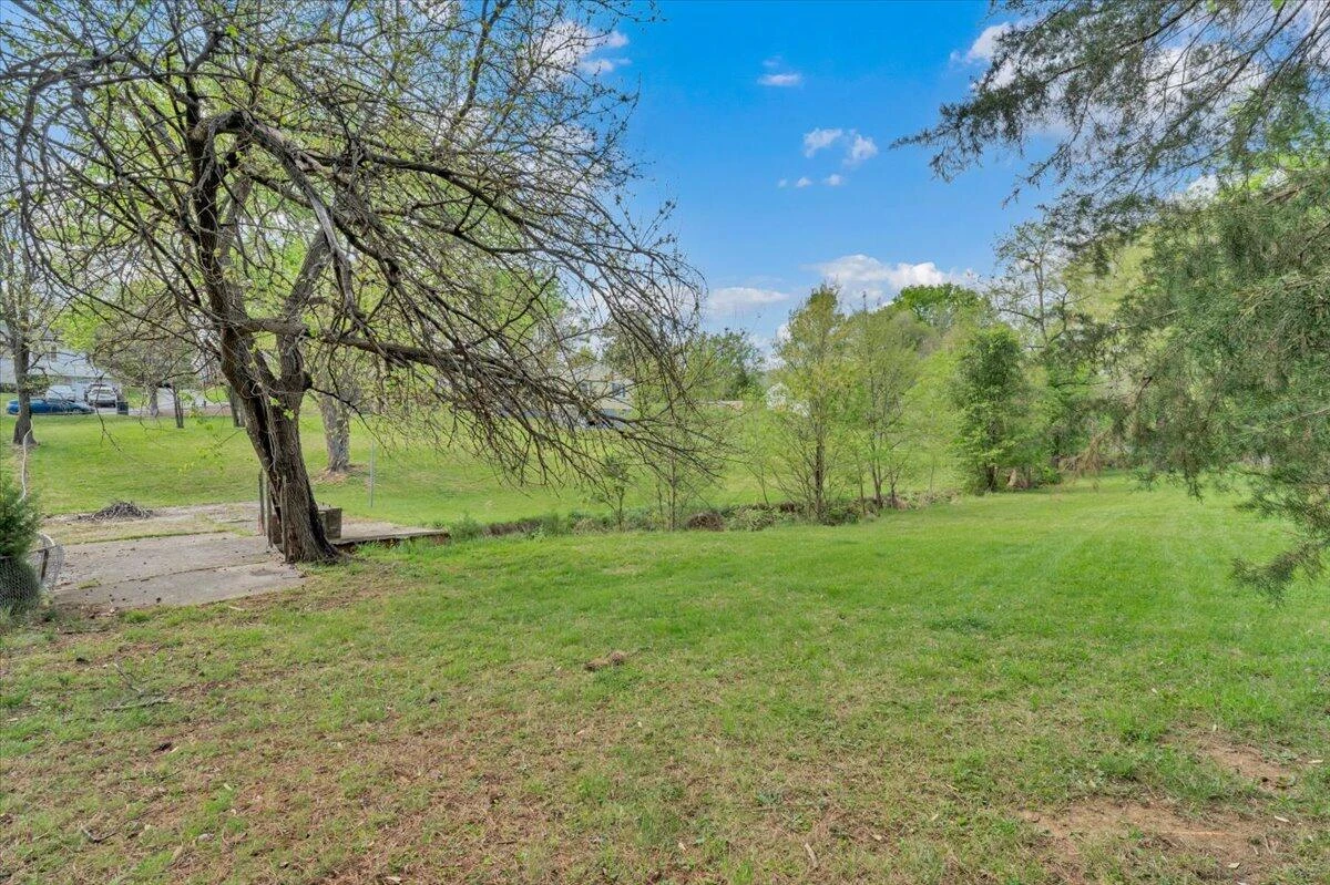 3302 Troxell RD - Photo 28