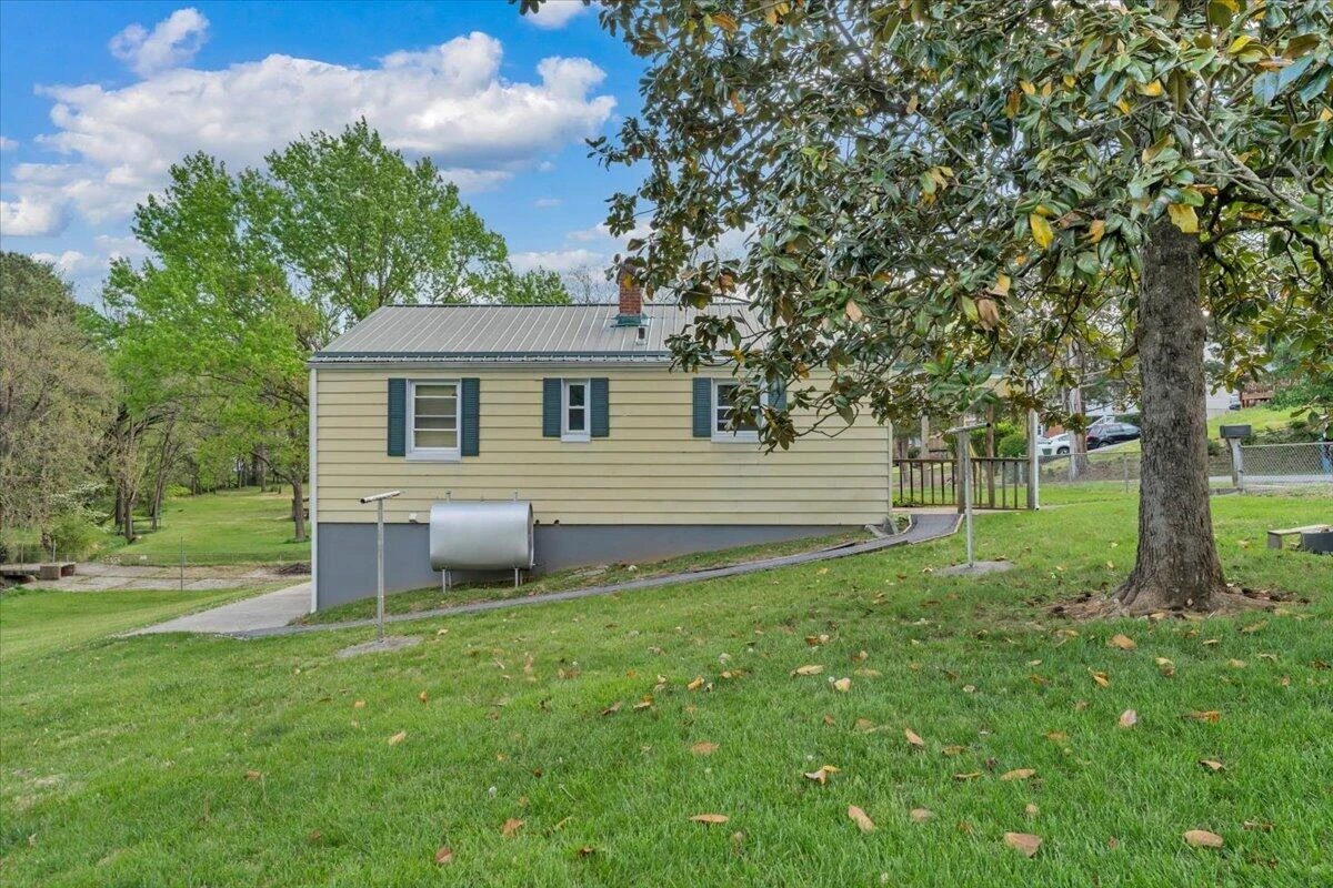 3302 Troxell RD - Photo 32