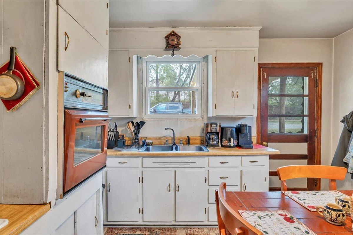 3302 Troxell RD - Photo 9