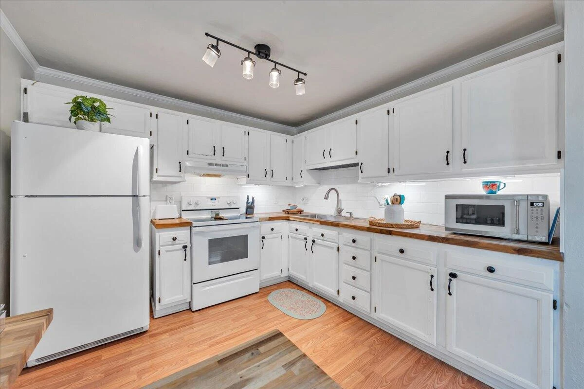422 Arbor AVE - Photo 13