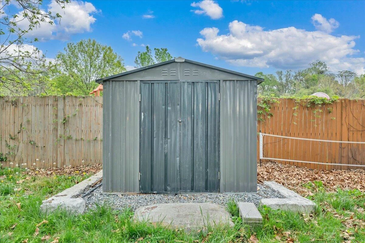 422 Arbor AVE - Photo 27