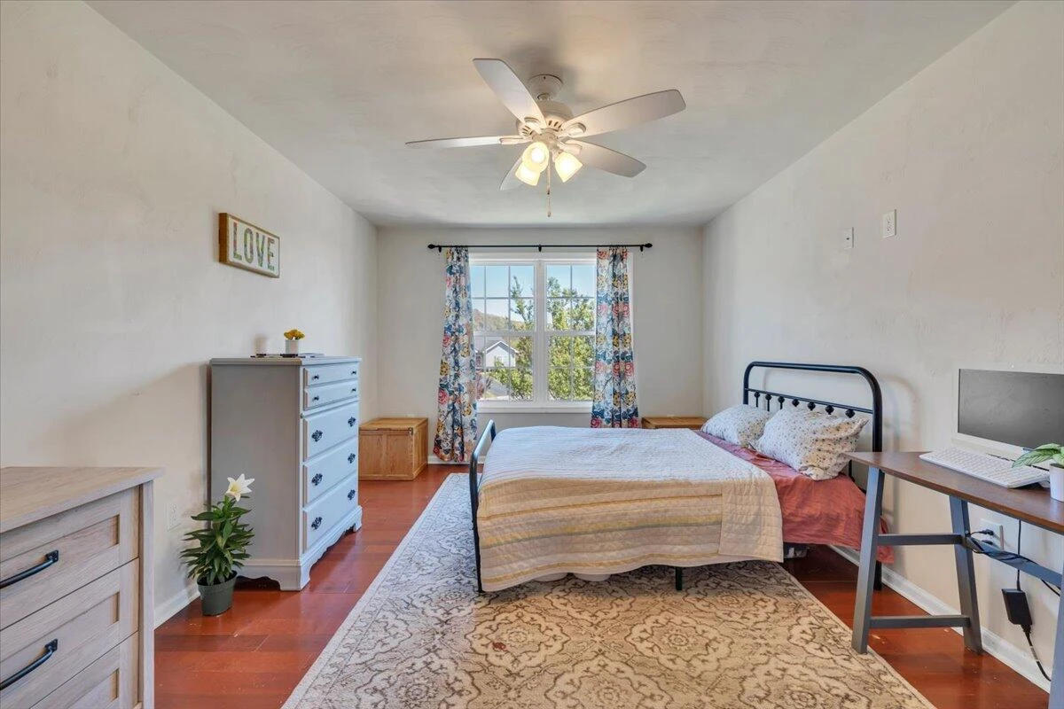 2722 Paddington Station LN - Photo 18