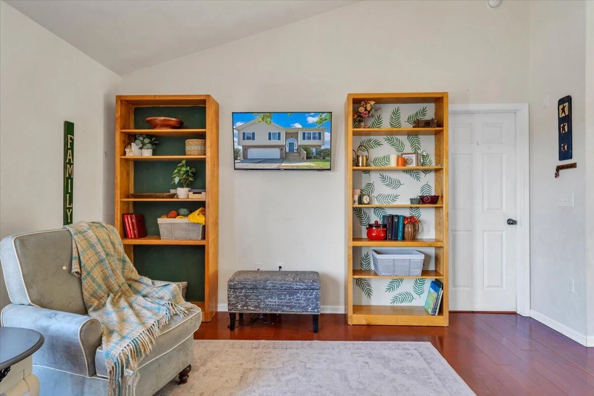 2722 Paddington Station LN - Photo 9