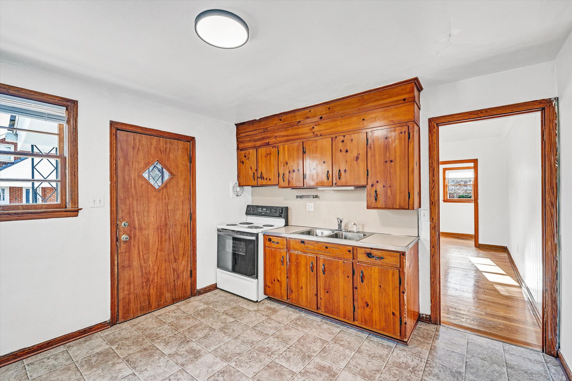 3203 Roundhill AVE - Photo 13