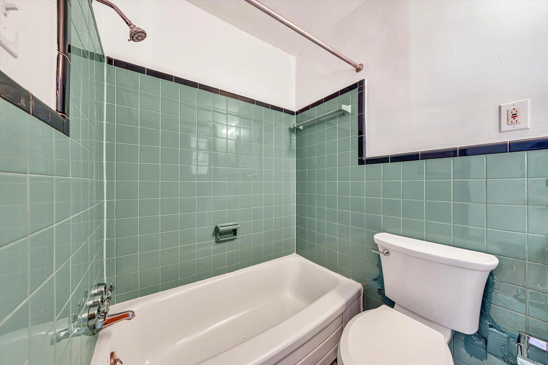 3203 Roundhill AVE - Photo 21