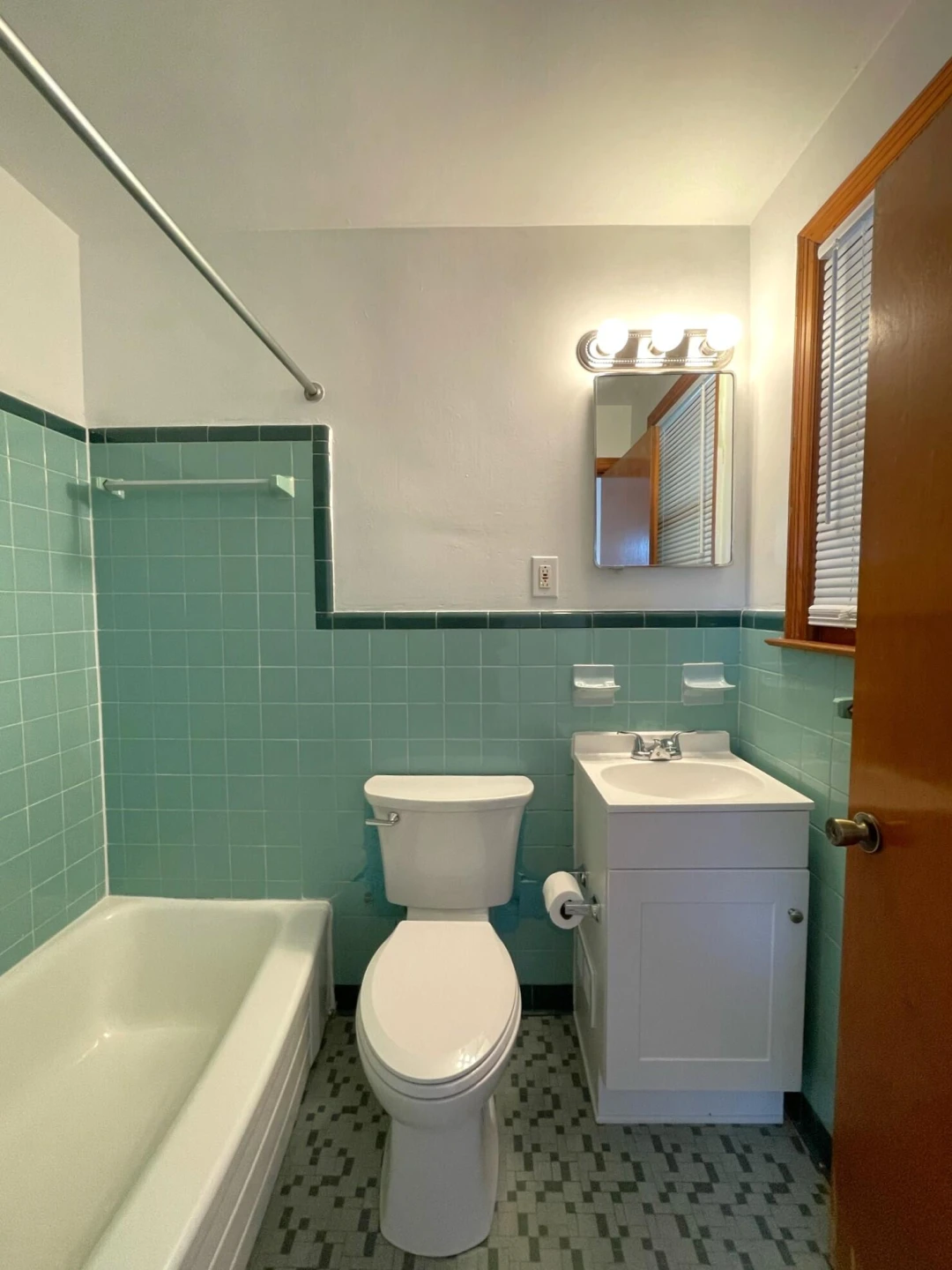 3203 Roundhill AVE - Photo 22