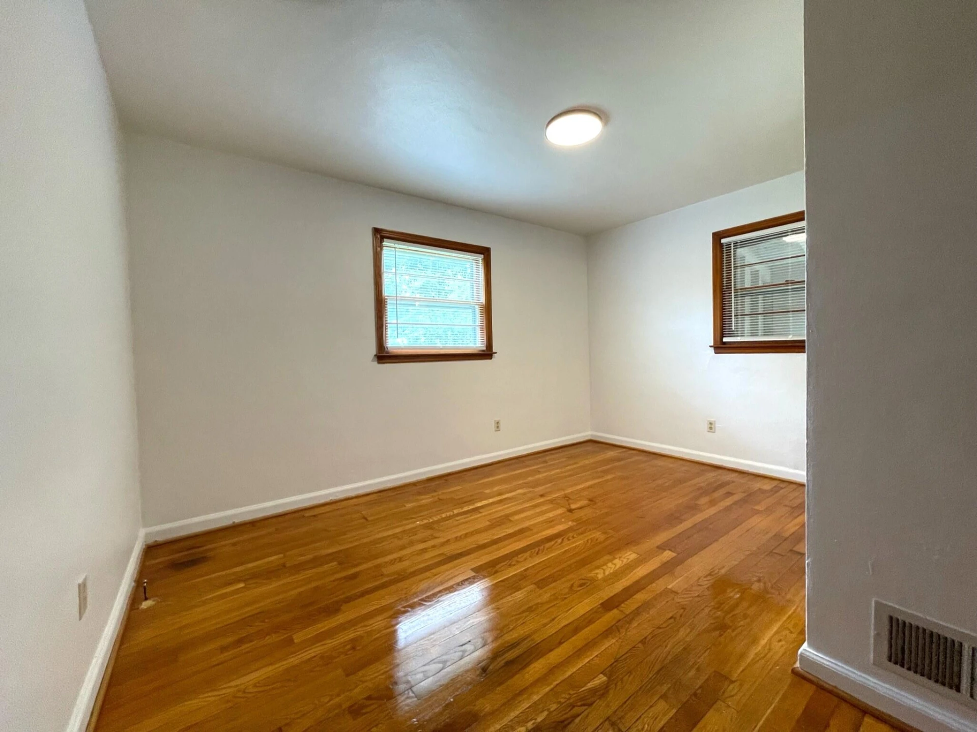 3203 Roundhill AVE - Photo 30