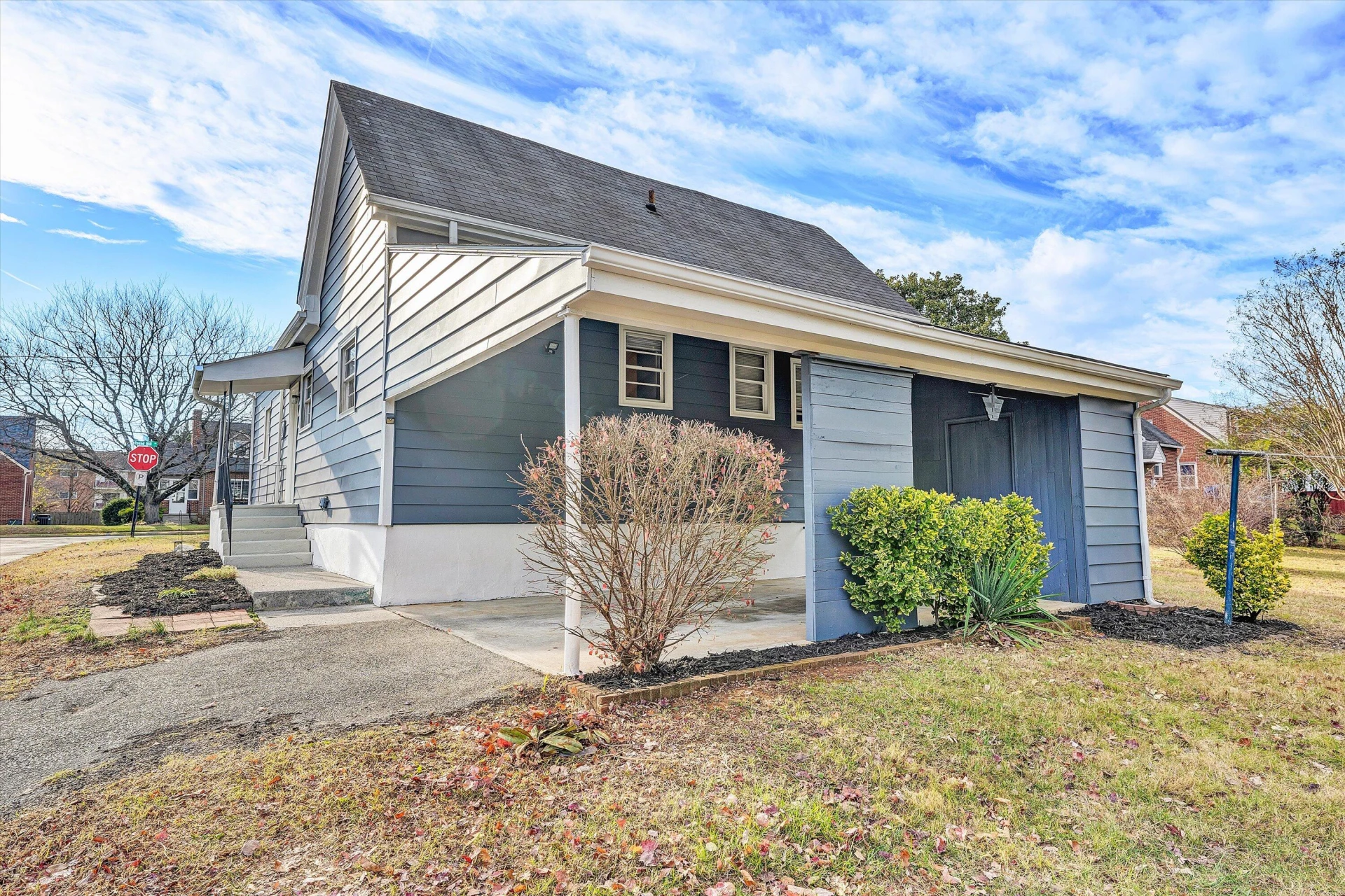 3203 Roundhill AVE - Photo 4