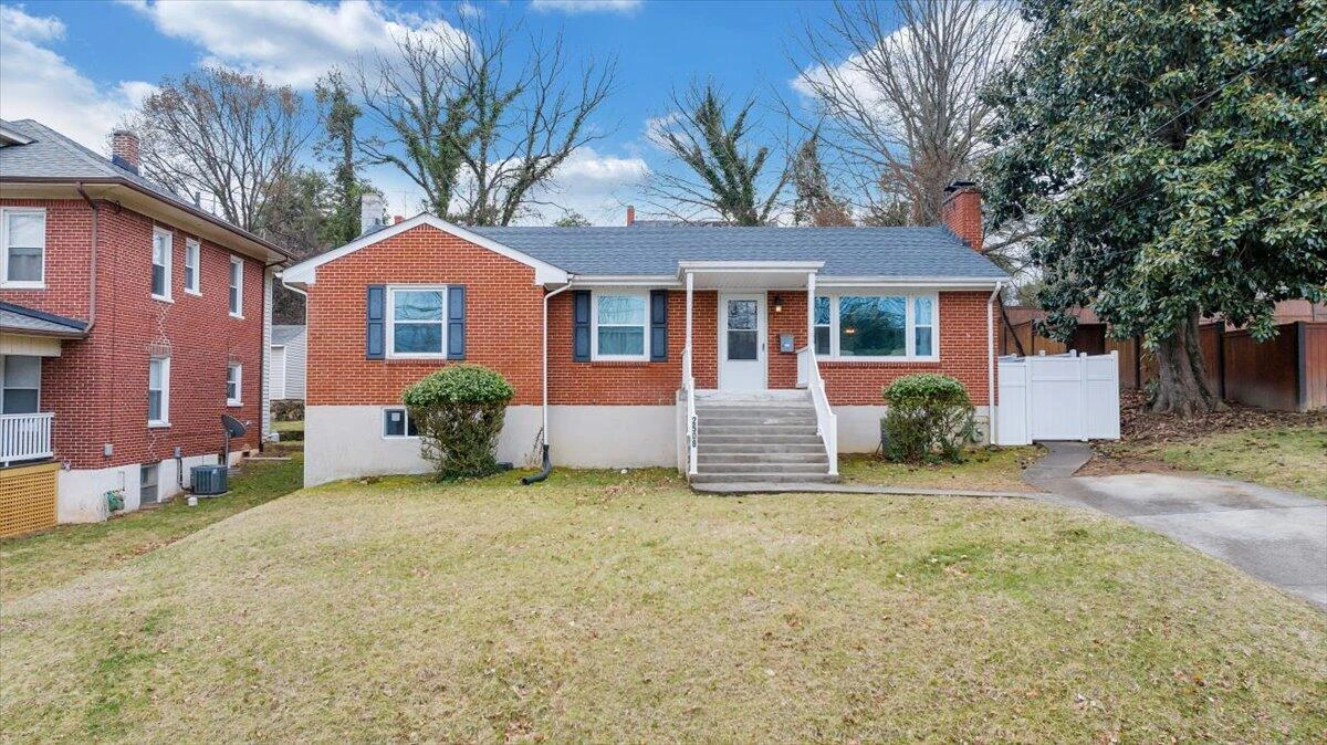 2508 Alberta AVE