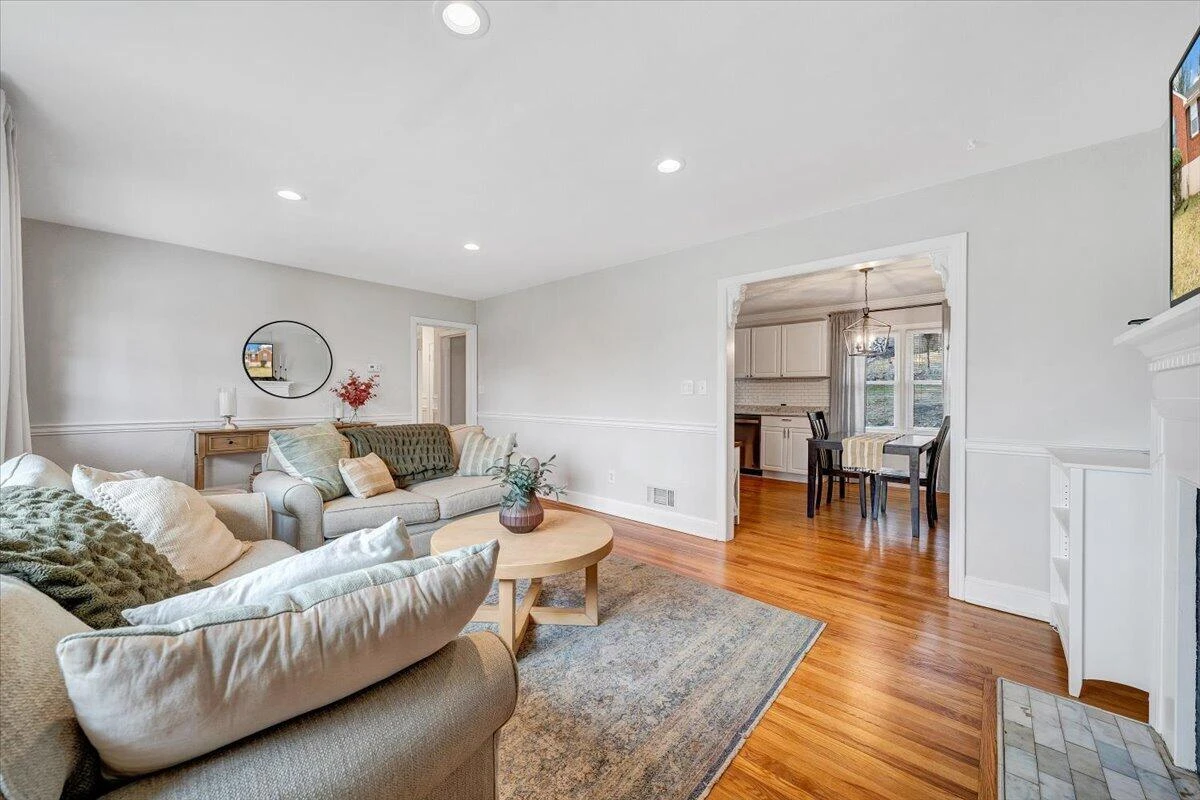 2508 Alberta AVE - Photo 11