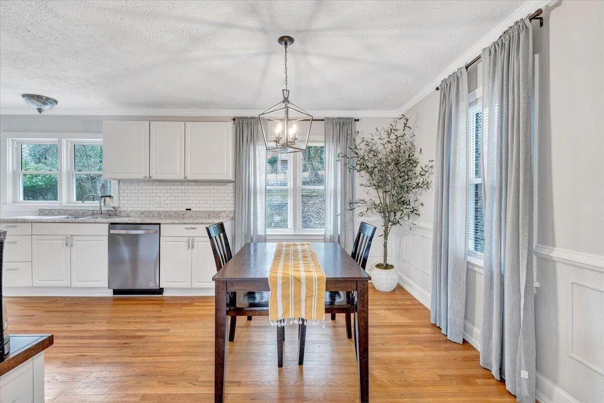 2508 Alberta AVE - Photo 12