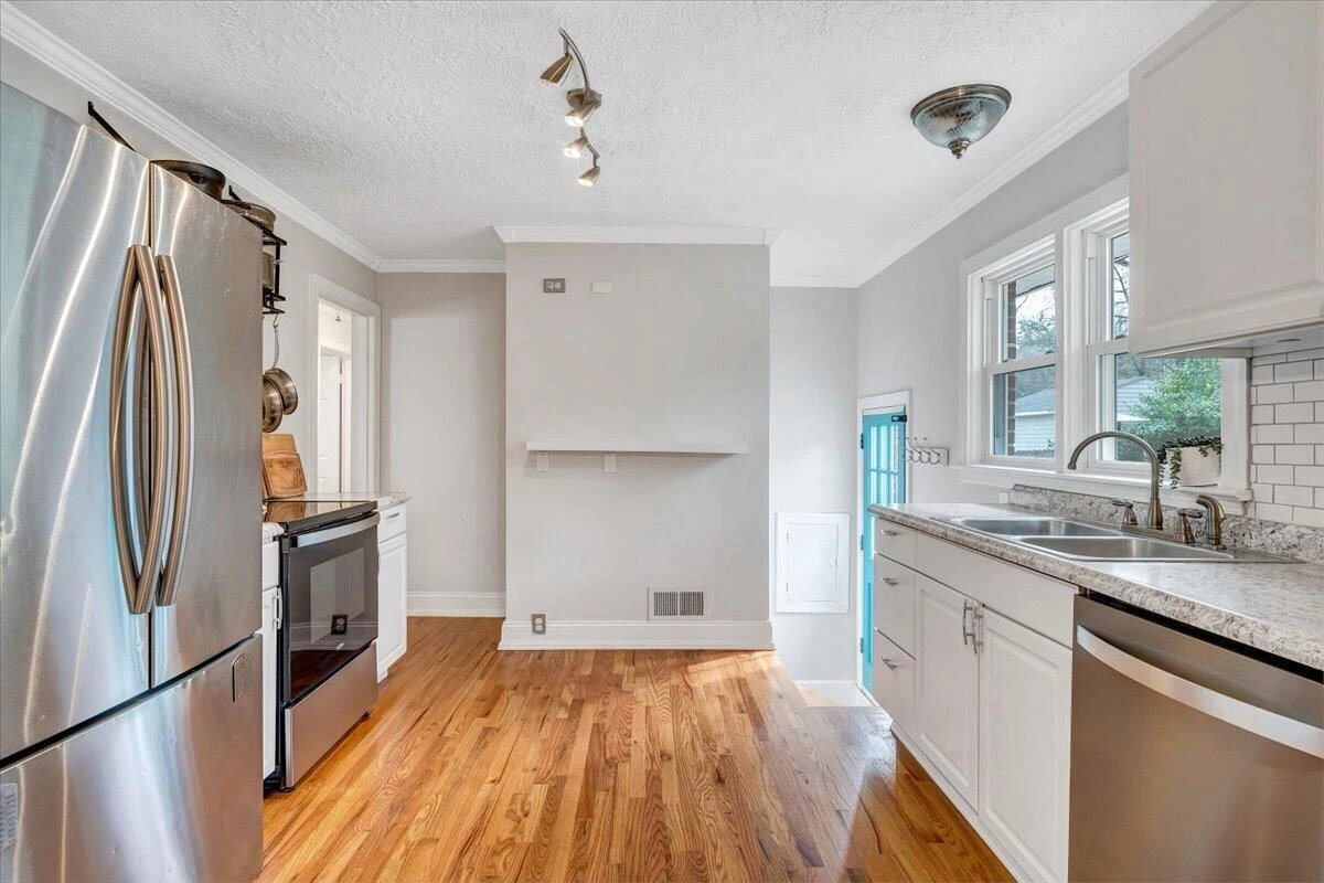 2508 Alberta AVE - Photo 16