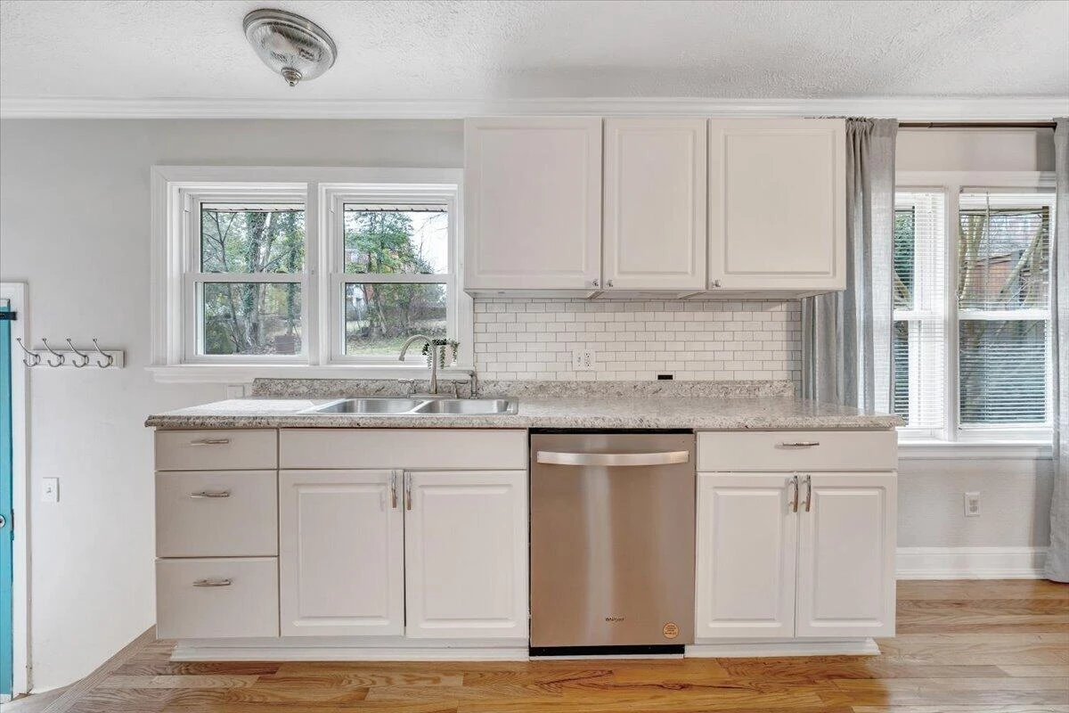 2508 Alberta AVE - Photo 17