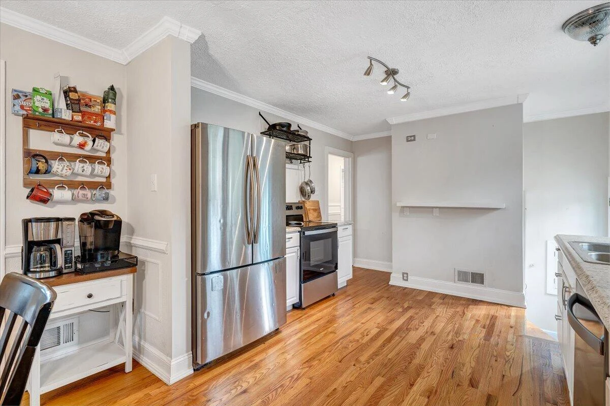 2508 Alberta AVE - Photo 18