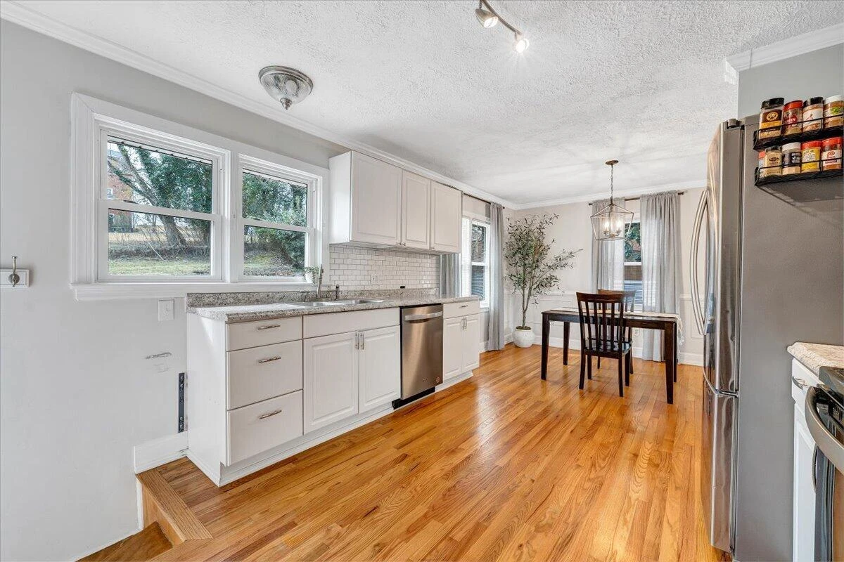2508 Alberta AVE - Photo 20