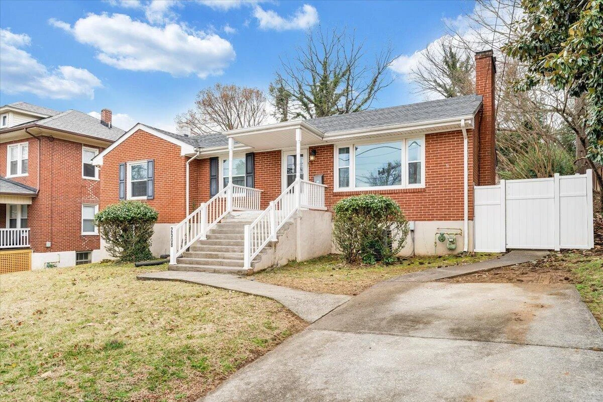 2508 Alberta AVE - Photo 3
