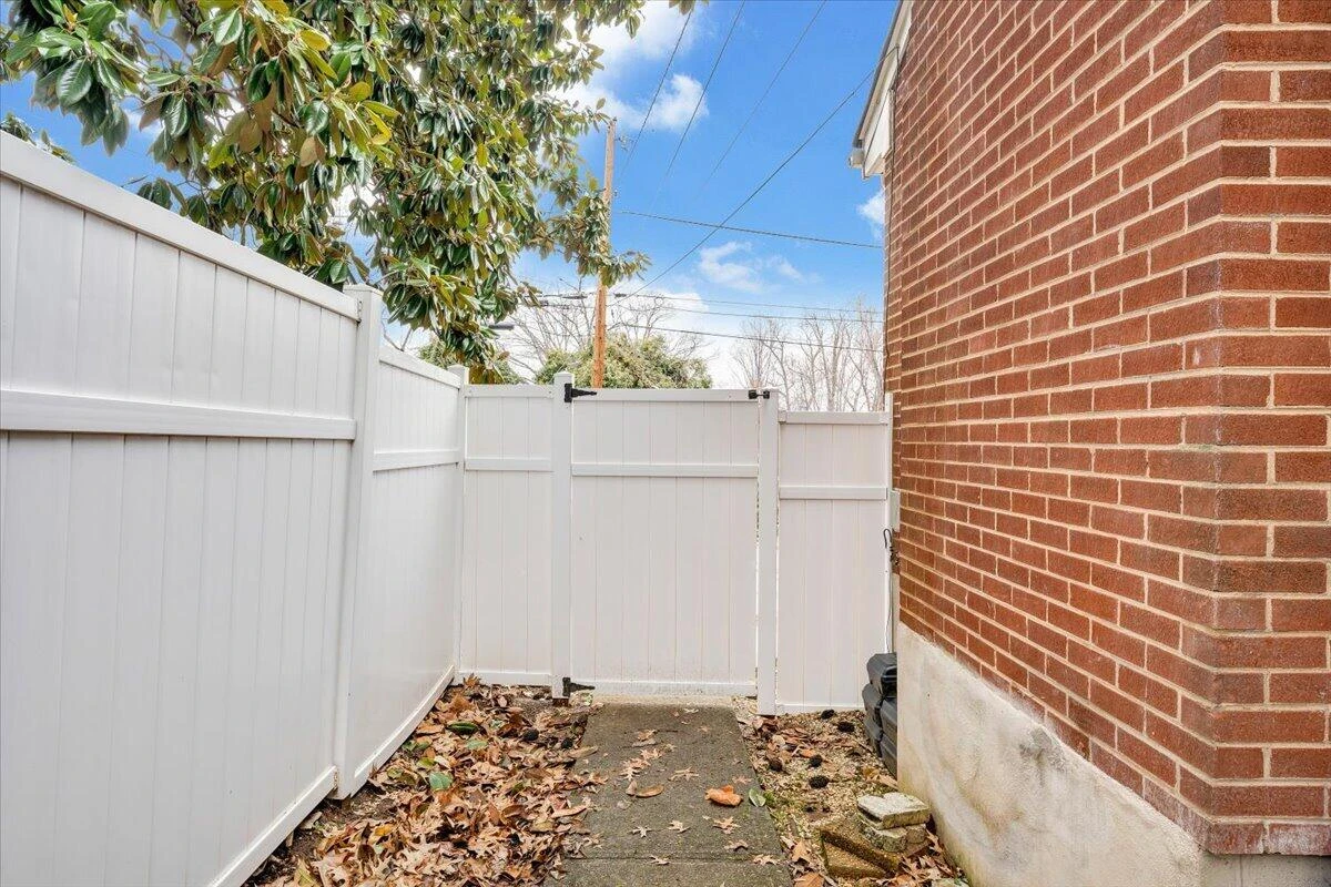 2508 Alberta AVE - Photo 54