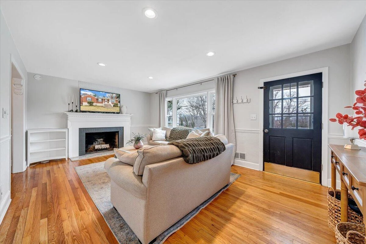 2508 Alberta AVE - Photo 7