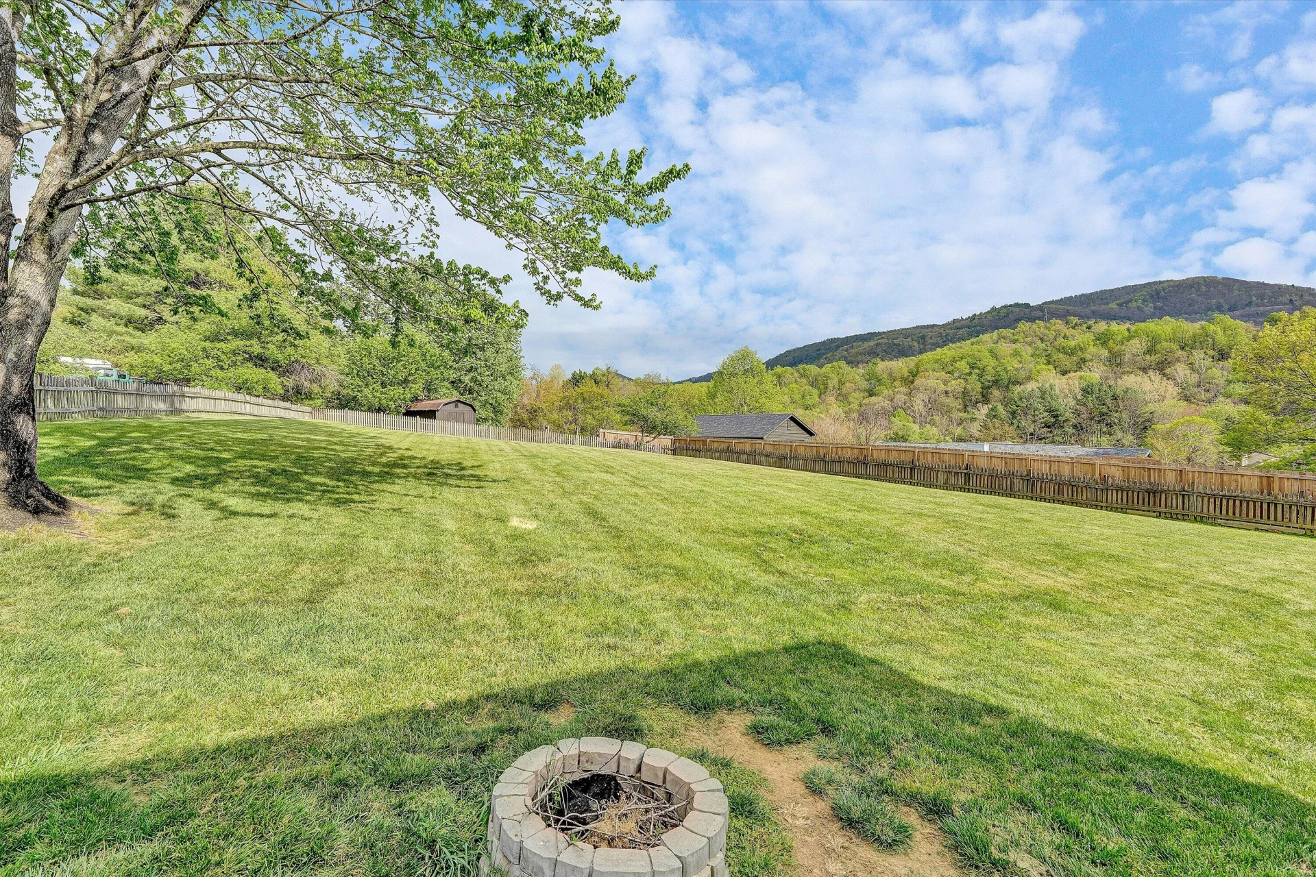 7835 Forest Edge DR - Photo 39