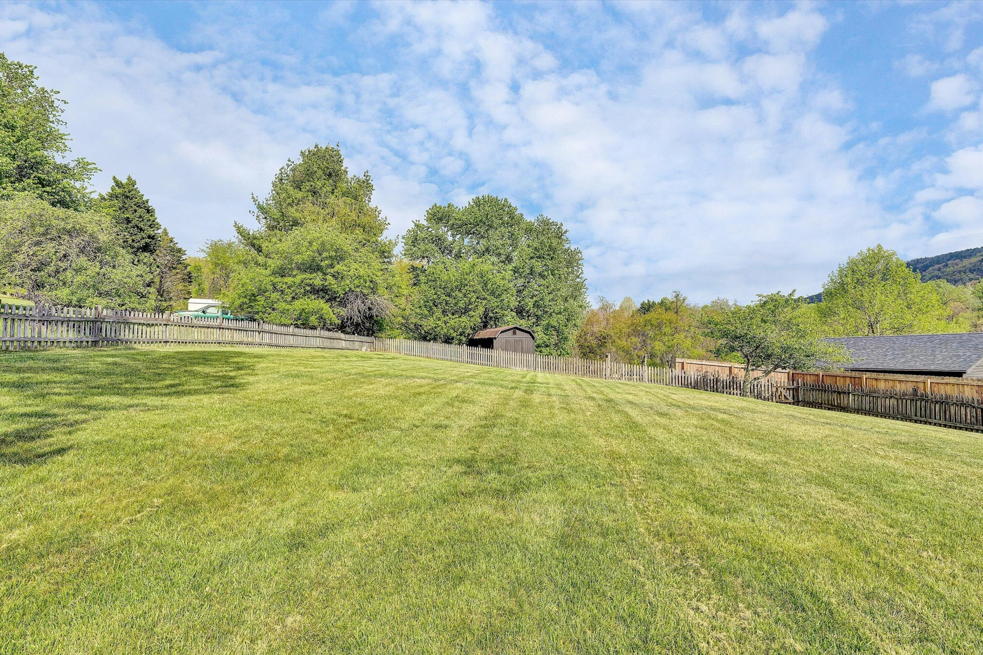 7835 Forest Edge DR - Photo 40