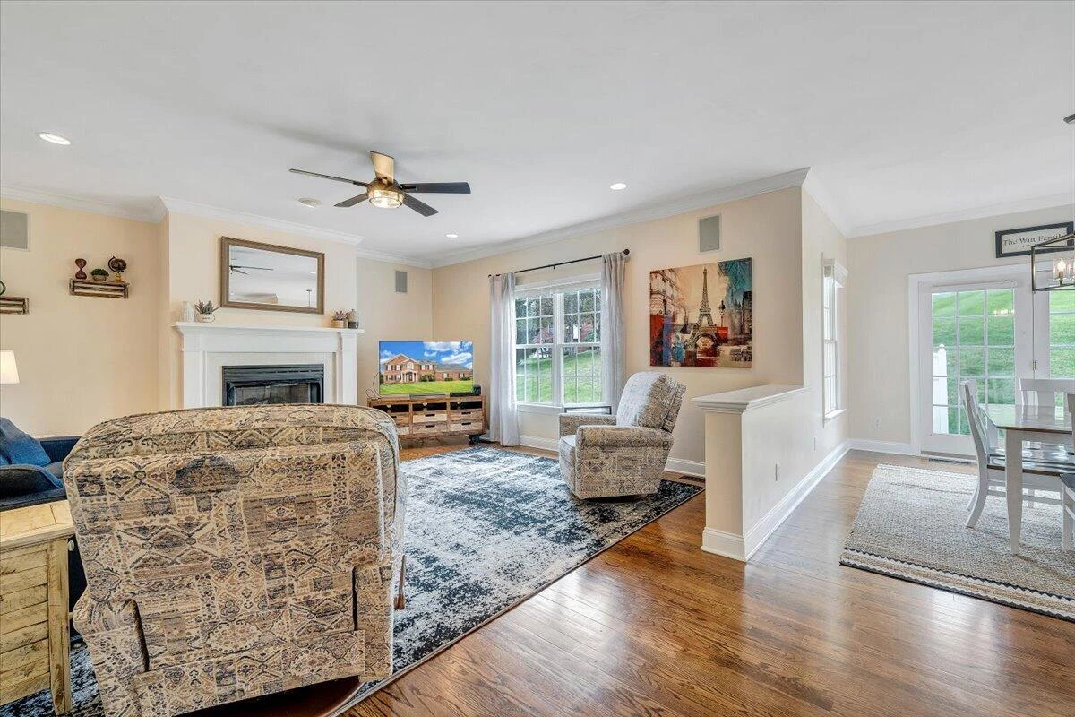 580 Scarlet DR - Photo 15