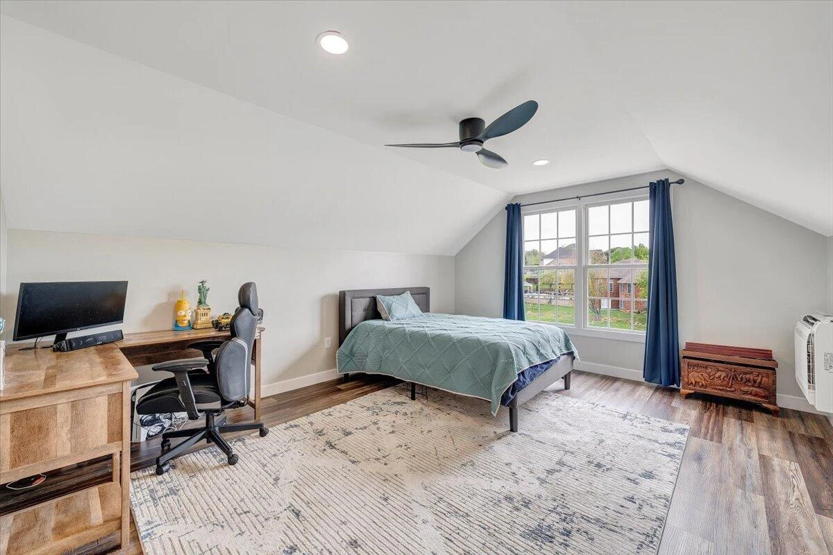 580 Scarlet DR - Photo 44