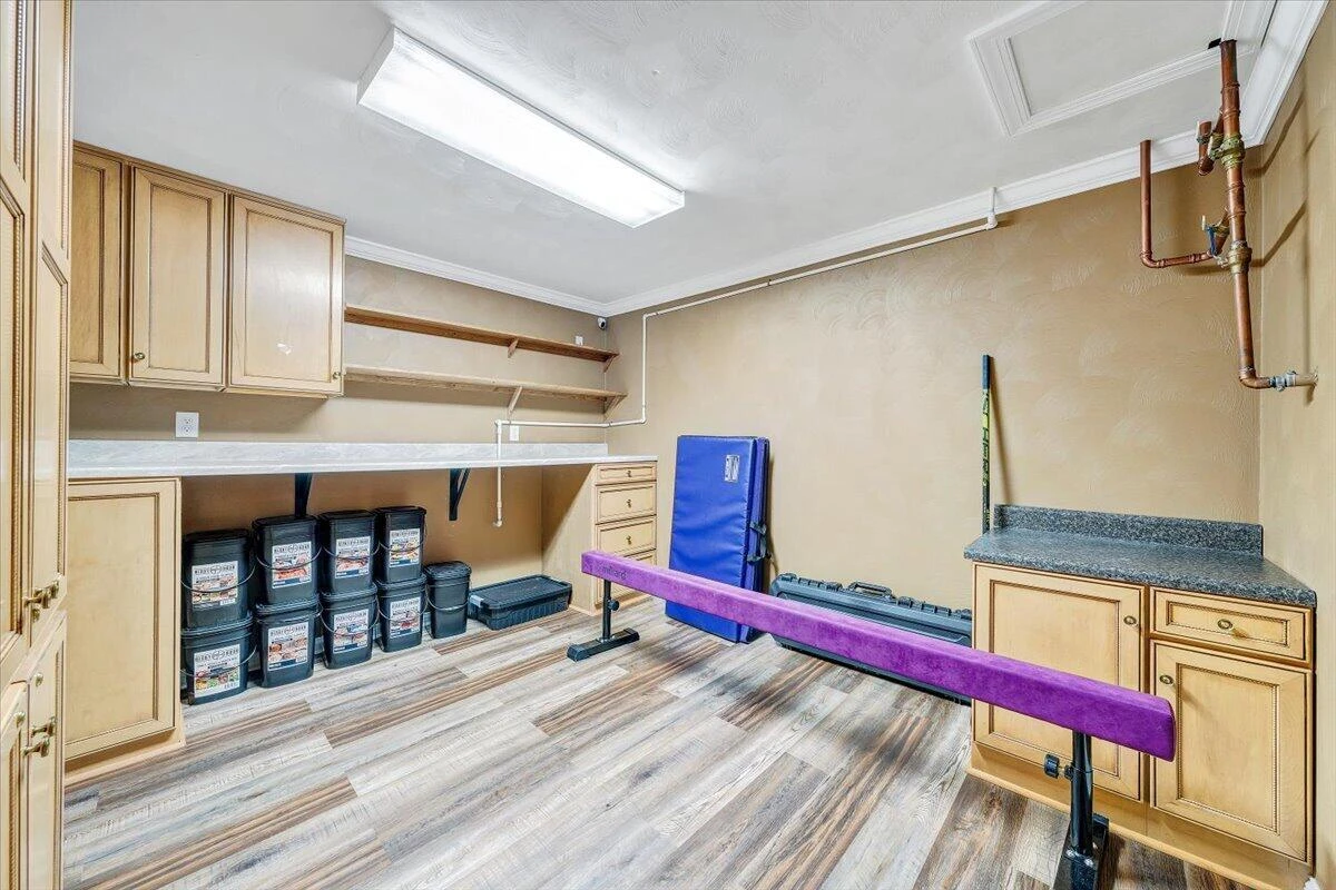 580 Scarlet DR - Photo 58