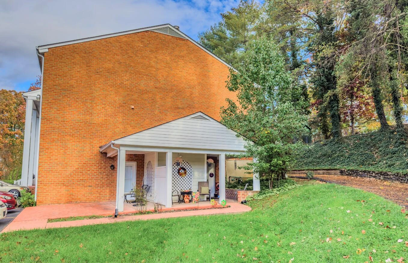 4622 Grandin RD - Photo 4
