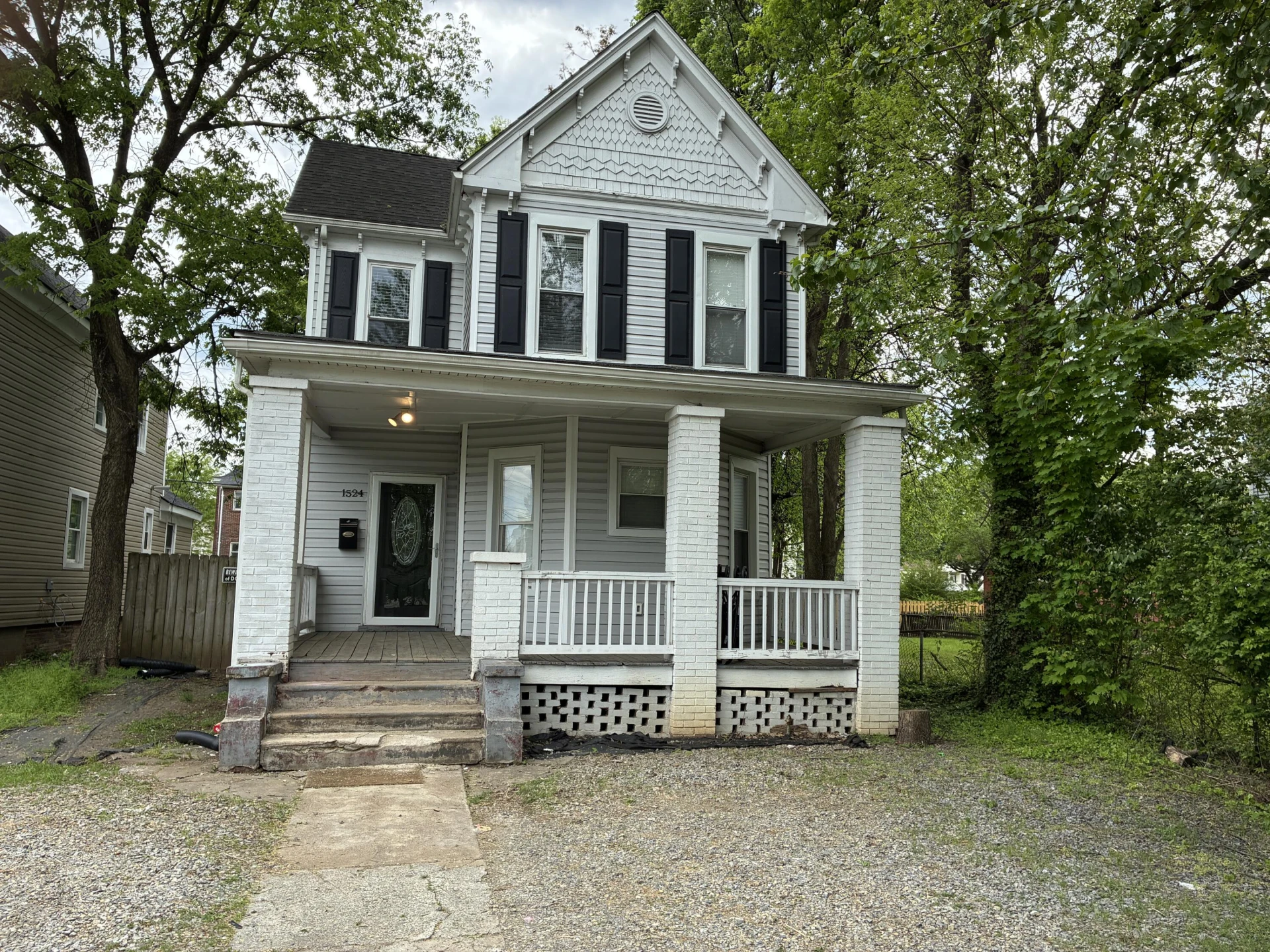 1524 Salem AVE - Photo 2