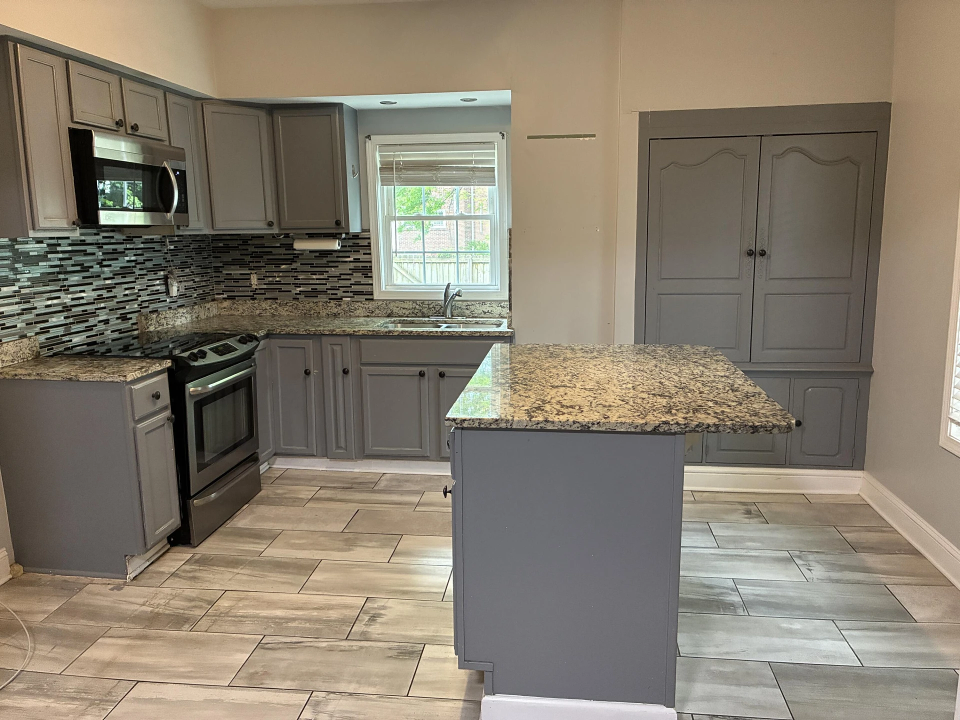 1524 Salem AVE - Photo 4