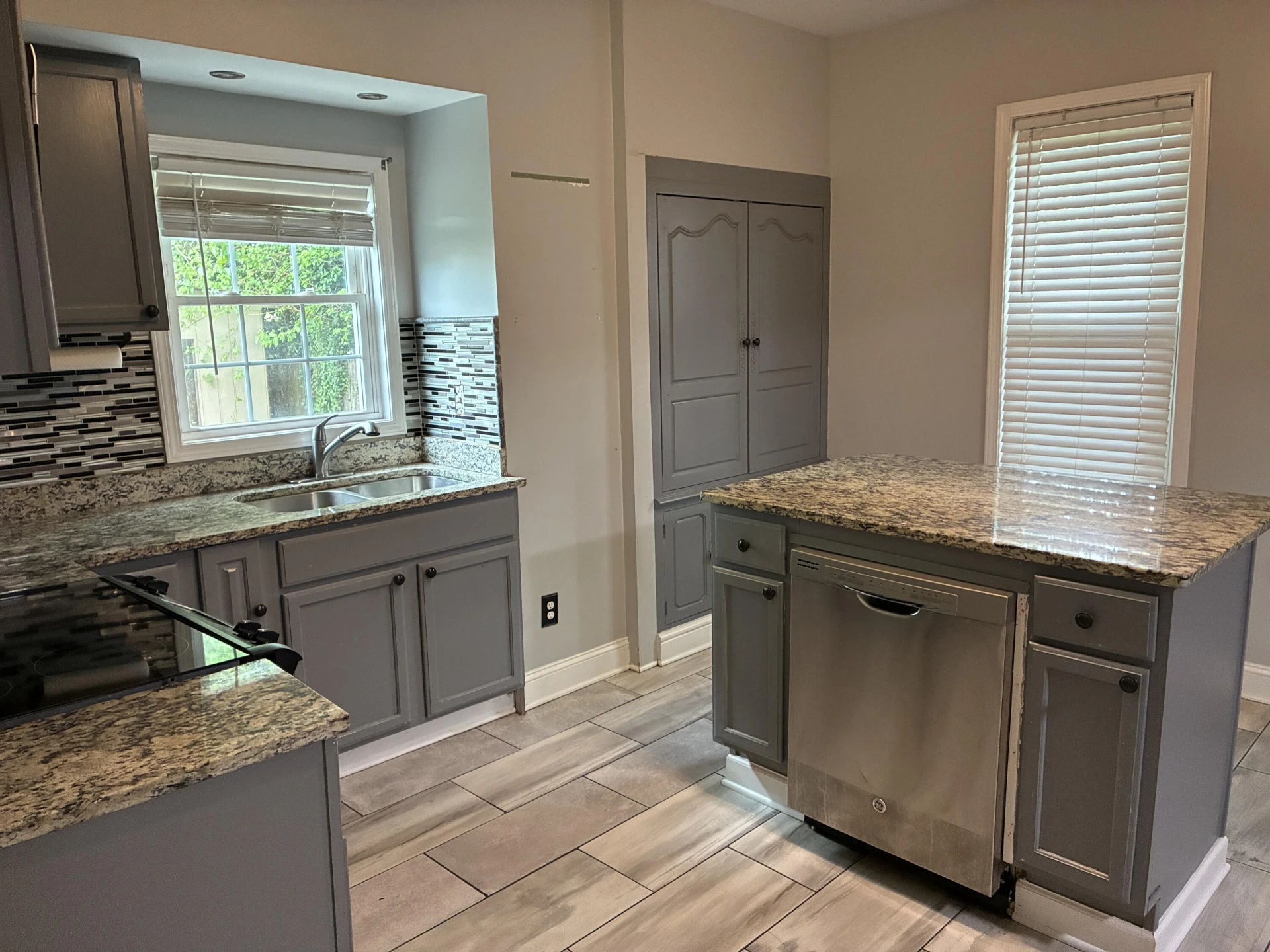 1524 Salem AVE - Photo 6