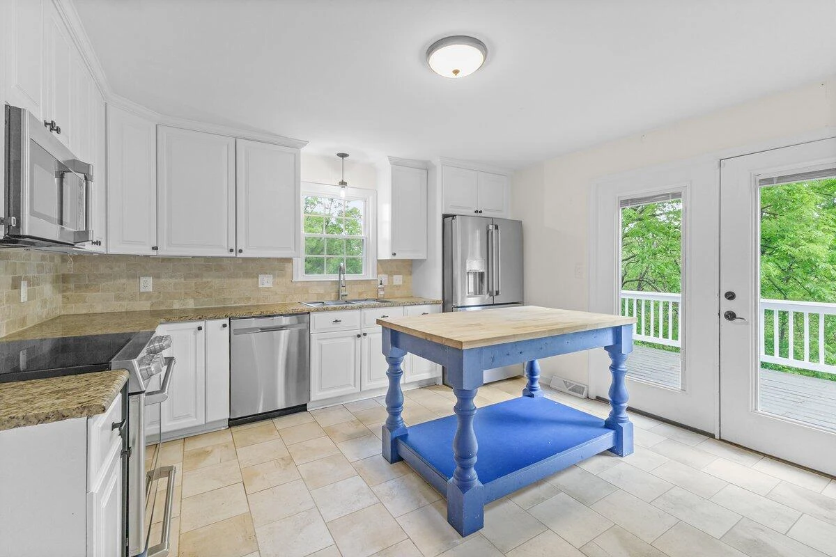 3557 Peakwood DR - Photo 22