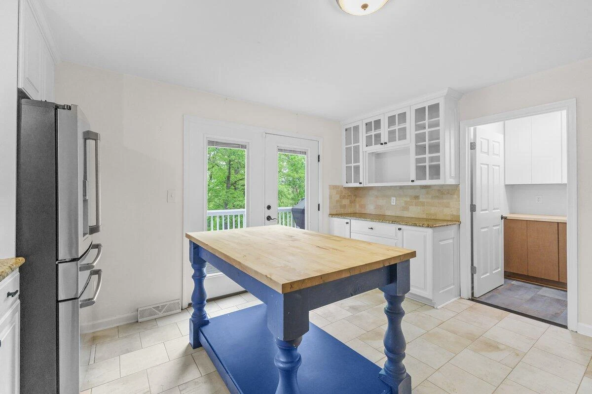 3557 Peakwood DR - Photo 23