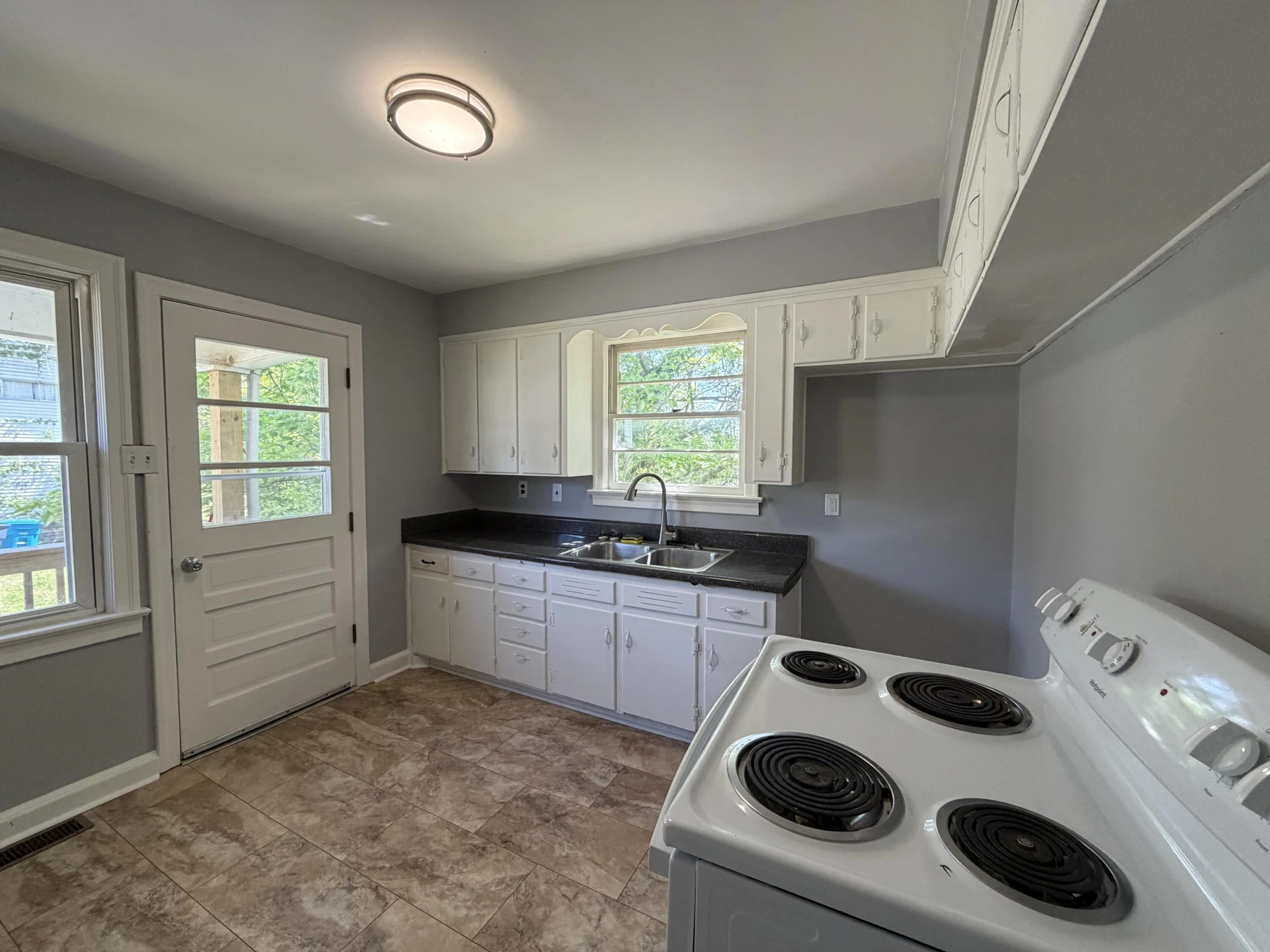 4202 Vermont AVE - Photo 12