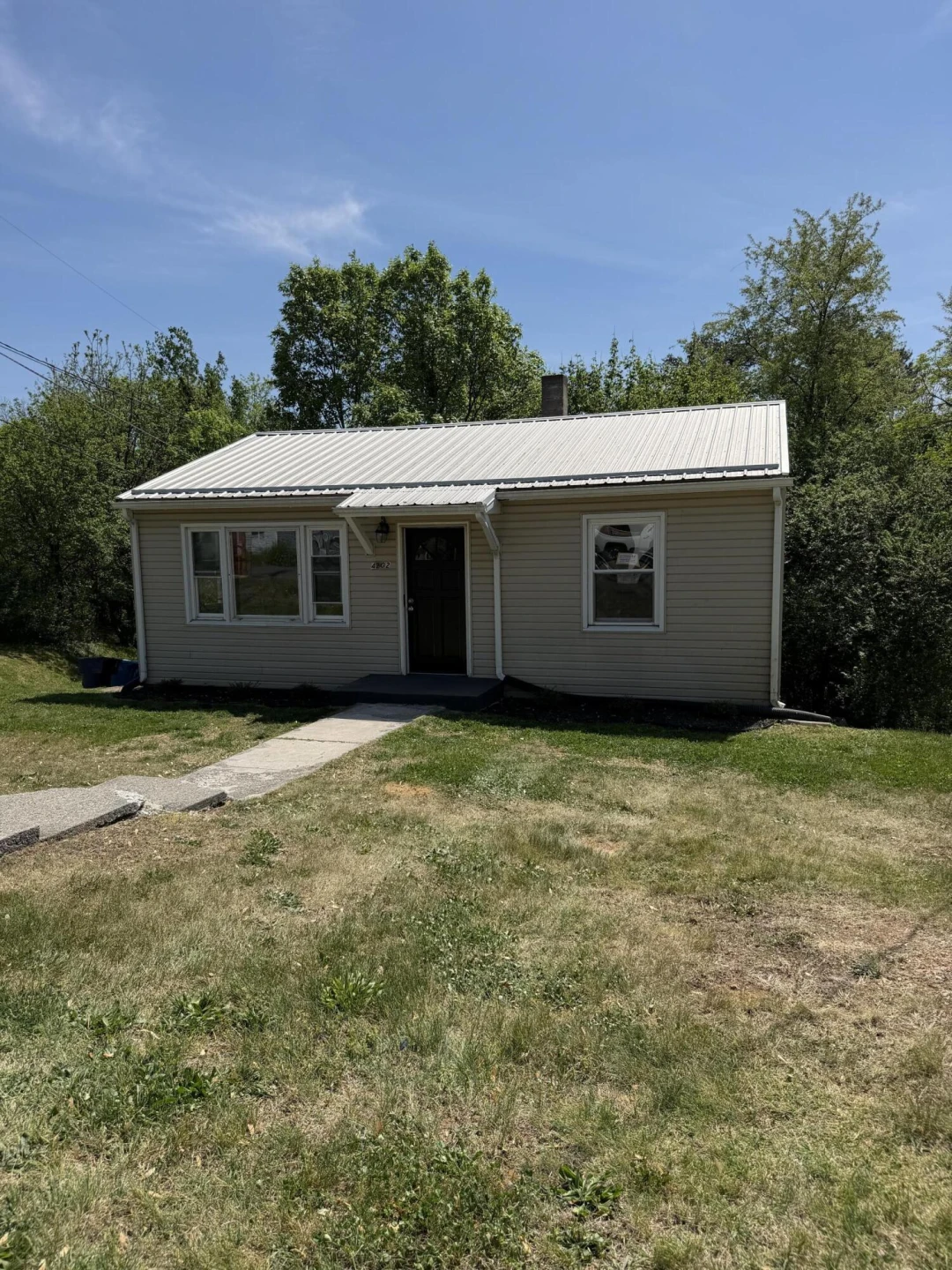 4202 Vermont AVE - Photo 3