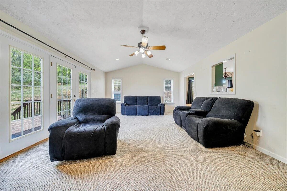 686 Pinehaven RD - Photo 18